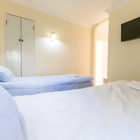 Salinas 3* גומבט