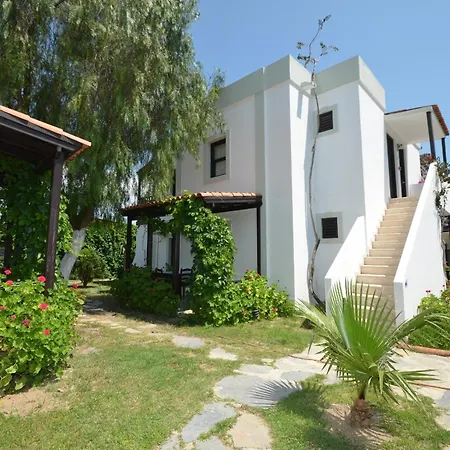 Salinas 3* גומבט